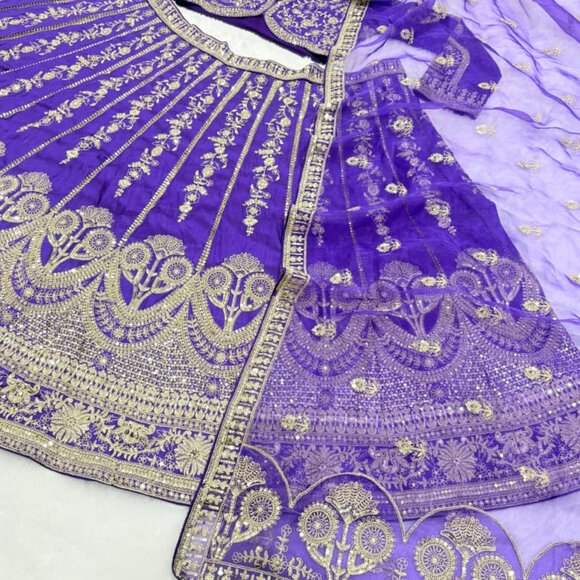 DESIGNER LEHENGA - Picture 14 of 14